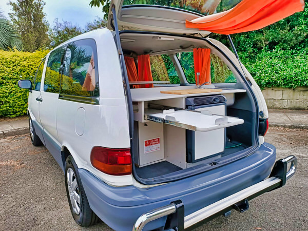 Toyota Tarago Camper zum Verkauf - photo of the back of the campervan