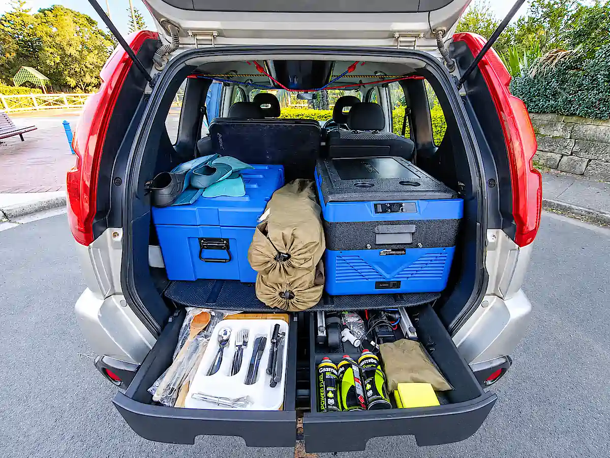 4x4 mit Dachzelt kaufen - Nissan Heckkueche