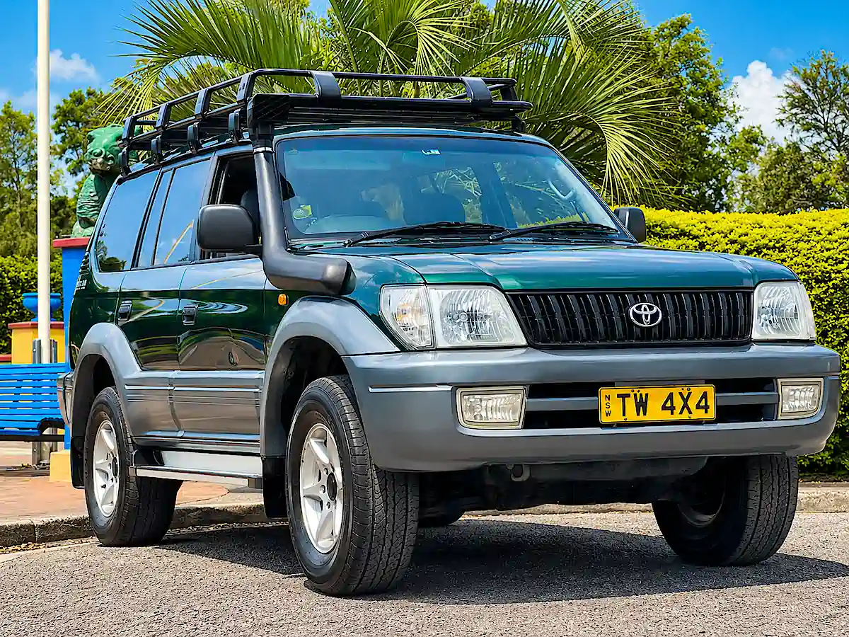 Landcruiser zum Verkauf in Sydney mit Travelwheels Australien – Ansicht von vorne auf der Fahrerseite